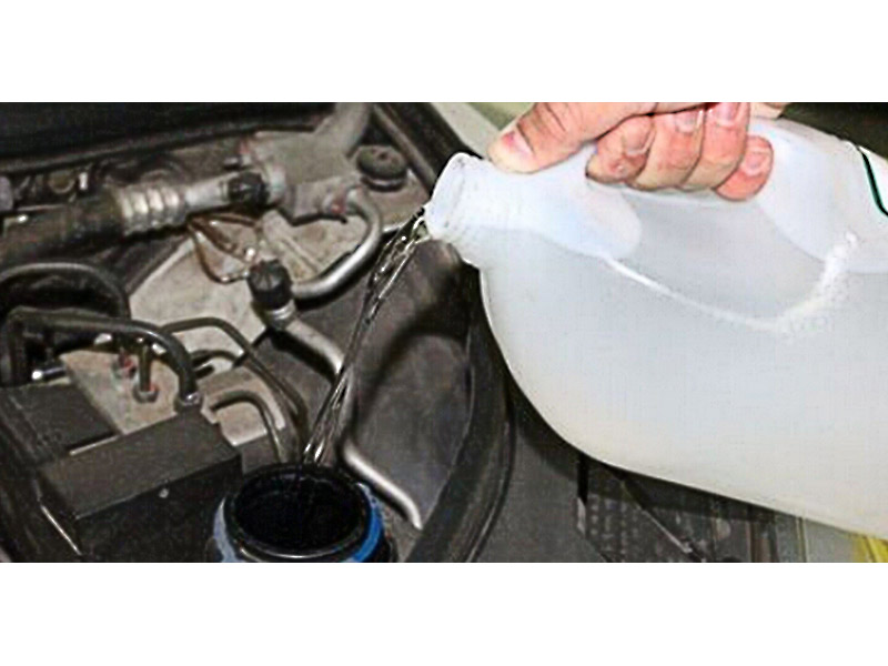 汽車(chē)送水救援