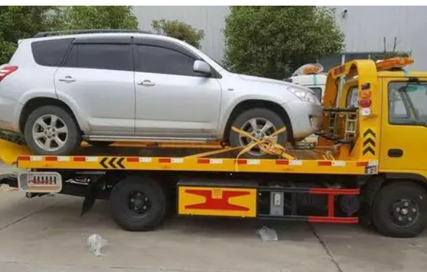 高速爆胎別慌！專業救援換新胎的正確姿勢