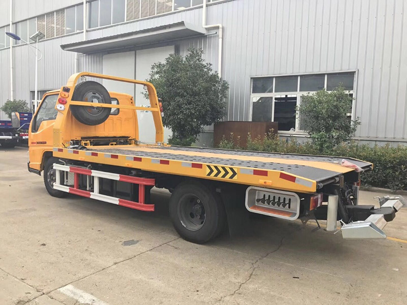 道路救援中的現場維修：技術與服務的結合